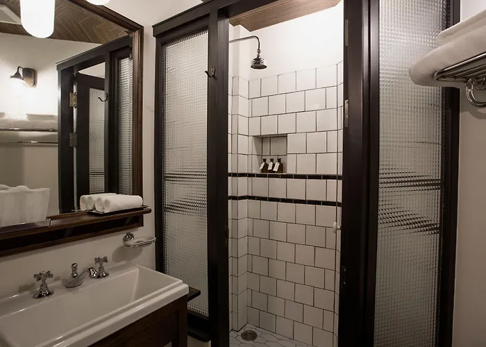 1905 Heritage Corner 4*